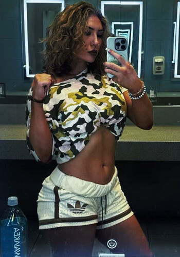 Nikkita lyons  page leaked private photo uncensored HD quality