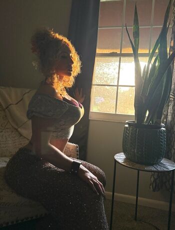 Nikkita lyons  page leaked private photo uncensored HD quality
