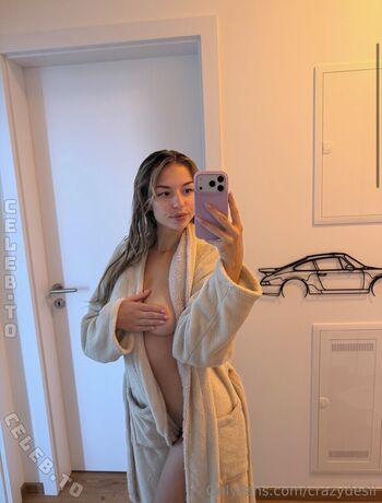 Ossi desi leaked private photo uncensored HD quality