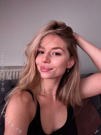 Ossi desi leaked private photo uncensored HD quality