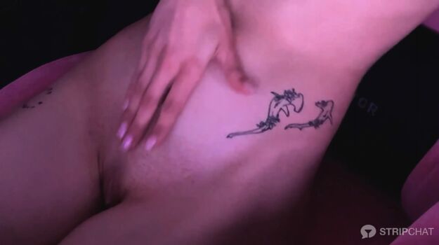 Ozellagranville page leaked private photo uncensored HD quality