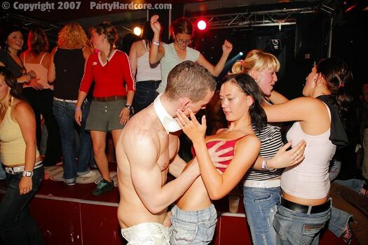 Party hardcore model thread page leaked private photo uncensored HD quality