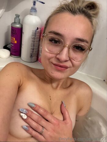 Quebecoises  page leaked private photo uncensored HD quality