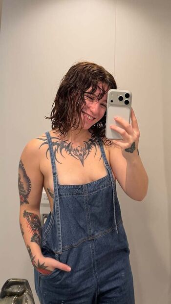Red witchhh leaked private photo uncensored HD quality