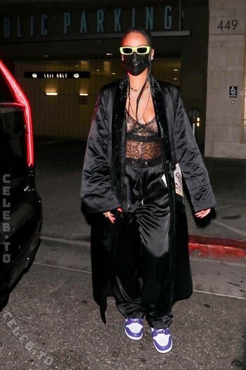 Rihanna  page leaked private photo uncensored HD quality