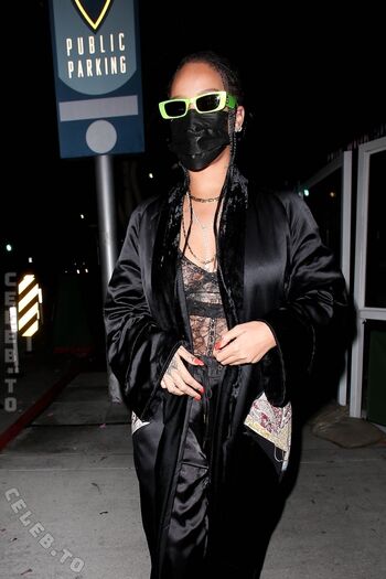 Rihanna  page leaked private photo uncensored HD quality