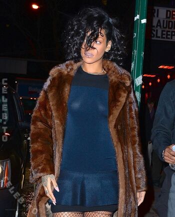 Rihanna  page leaked private photo uncensored HD quality
