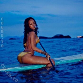 Rihanna  page leaked private photo uncensored HD quality
