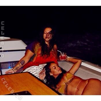 Rihanna  page leaked private photo uncensored HD quality