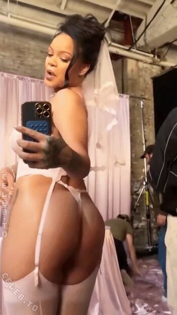 Rihanna  page leaked private photo uncensored HD quality