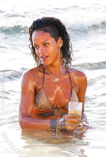 Rihanna  page leaked private photo uncensored HD quality