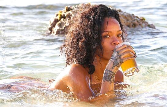 Rihanna  page leaked private photo uncensored HD quality