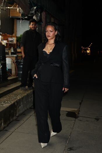 Rihanna  page leaked private photo uncensored HD quality
