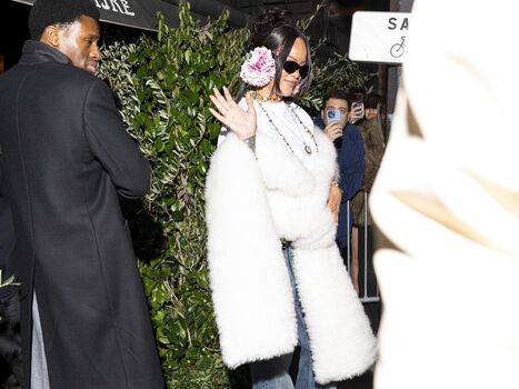 Rihanna  page leaked private photo uncensored HD quality