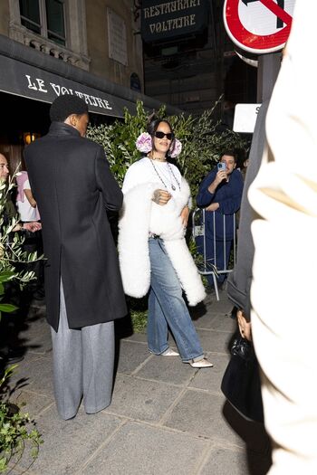 Rihanna  page leaked private photo uncensored HD quality