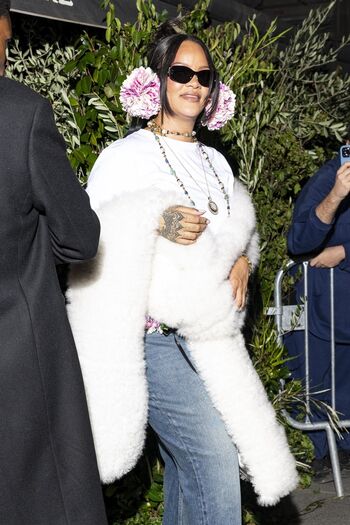 Rihanna  page leaked private photo uncensored HD quality