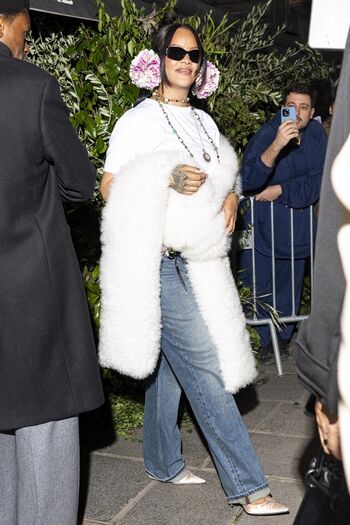 Rihanna  page leaked private photo uncensored HD quality