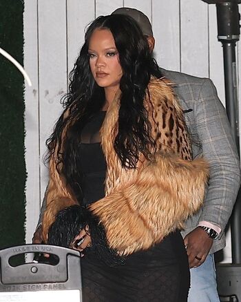 Rihanna  page leaked private photo uncensored HD quality
