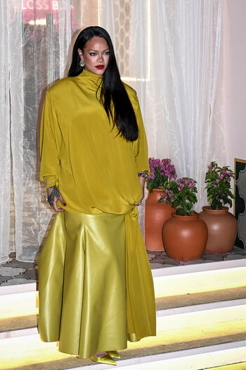 Rihanna  page leaked private photo uncensored HD quality