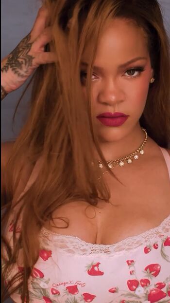 Rihanna  page leaked private photo uncensored HD quality