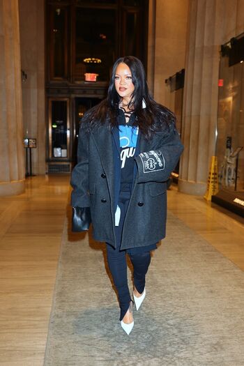 Rihanna  page leaked private photo uncensored HD quality