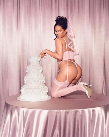 Rihanna  page leaked private photo uncensored HD quality