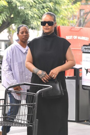 Rihanna  page leaked private photo uncensored HD quality