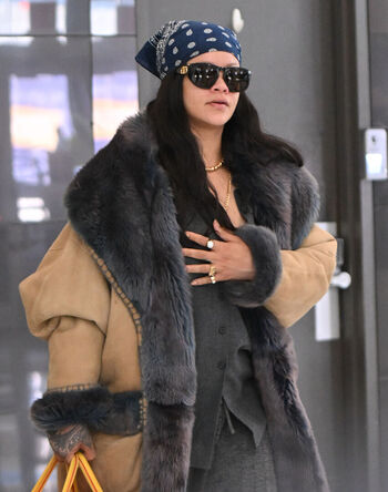 Rihanna  page leaked private photo uncensored HD quality
