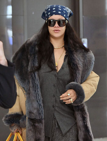 Rihanna  page leaked private photo uncensored HD quality