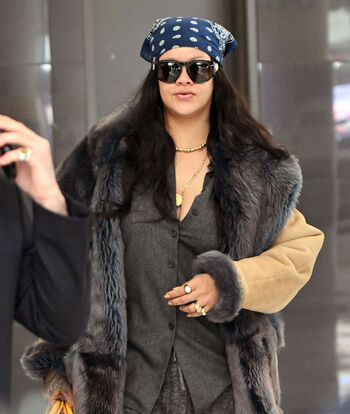 Rihanna  page leaked private photo uncensored HD quality