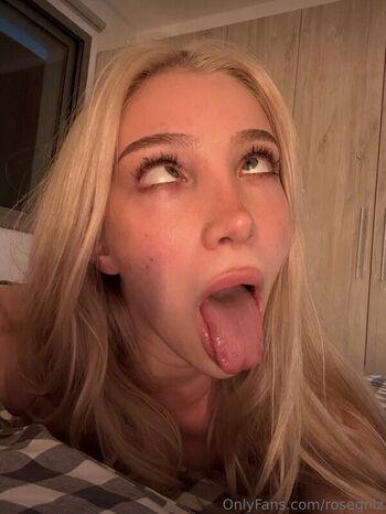 Rosegnlz leaked private photo uncensored HD quality