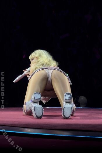 Sabrina carpenter  page leaked private photo uncensored HD quality