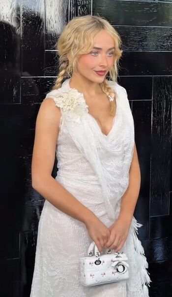 Sabrina carpenter  page leaked private photo uncensored HD quality
