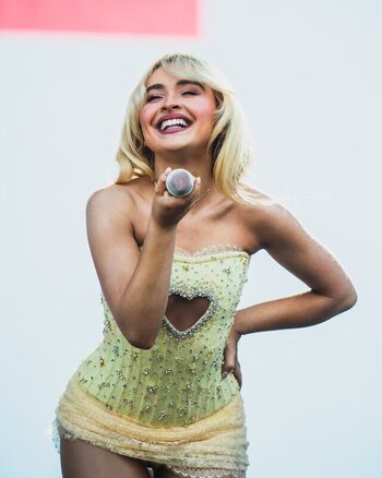 Sabrina carpenter  page leaked private photo uncensored HD quality