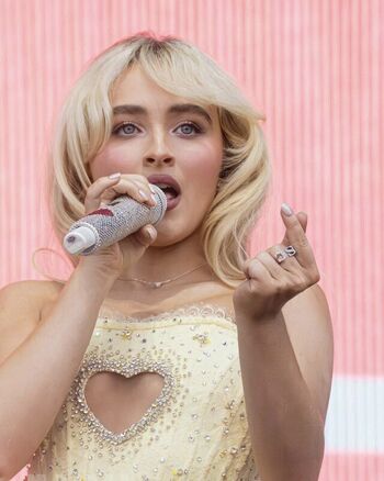 Sabrina carpenter  page leaked private photo uncensored HD quality