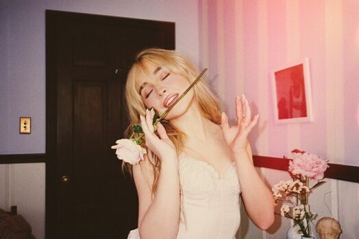 Sabrina carpenter  page leaked private photo uncensored HD quality