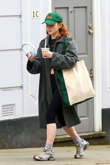 Sadie sink page leaked private photo uncensored HD quality