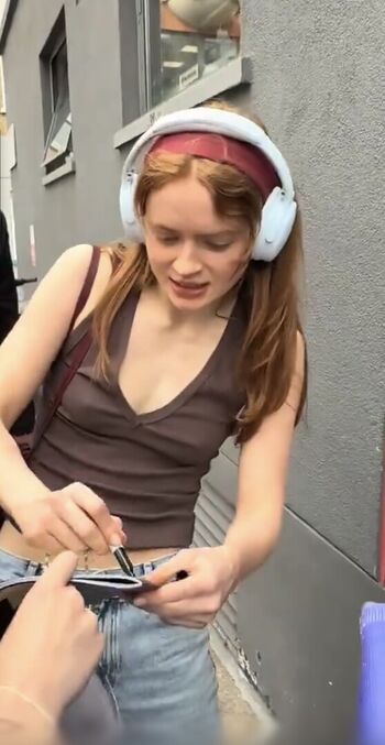 Sadie sink leaked private photo uncensored HD quality
