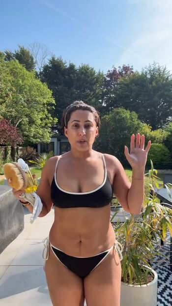 Saira khan page leaked private photo uncensored HD quality