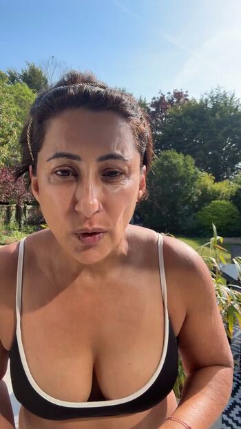 Saira khan page leaked private photo uncensored HD quality