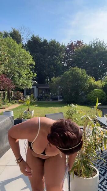 Saira khan page leaked private photo uncensored HD quality