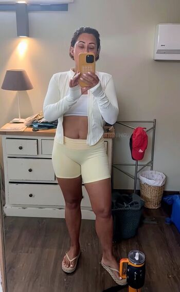 Saira khan page leaked private photo uncensored HD quality
