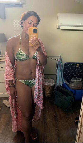 Saira khan page leaked private photo uncensored HD quality
