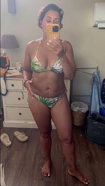 Saira khan page leaked private photo uncensored HD quality