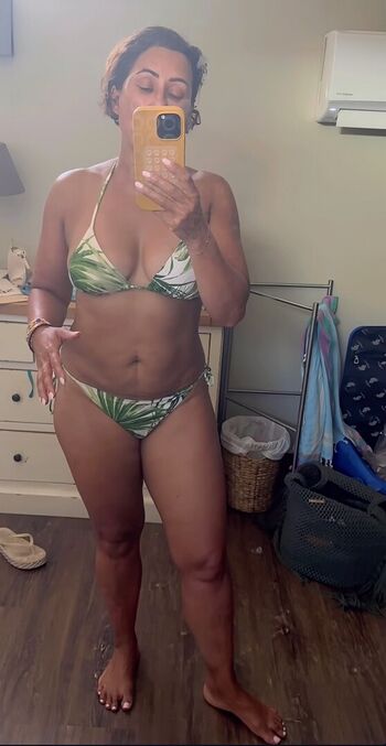 Saira khan page leaked private photo uncensored HD quality