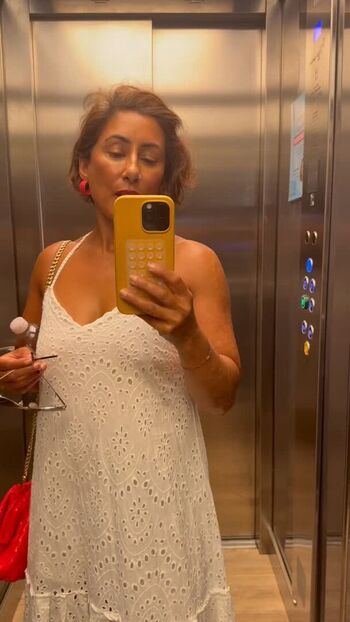 Saira khan page leaked private photo uncensored HD quality