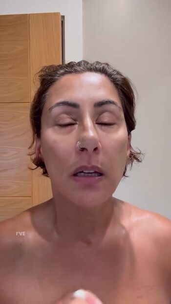 Saira khan page leaked private photo uncensored HD quality