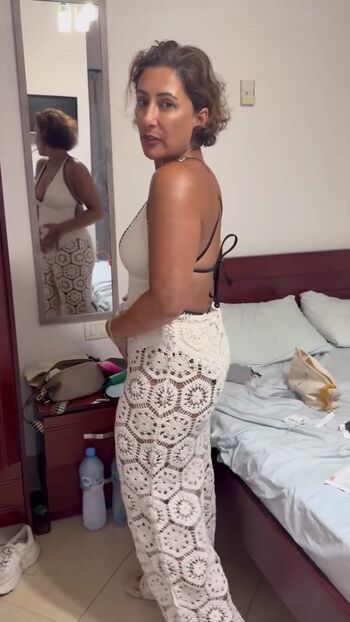 Saira khan page leaked private photo uncensored HD quality