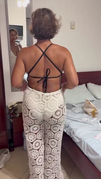 Saira khan page leaked private photo uncensored HD quality