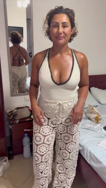 Saira khan page leaked private photo uncensored HD quality
